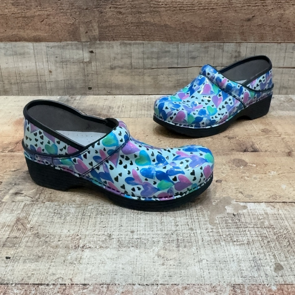 Dansko LT Clogs Womens Size 6.5 37 Multicolor Hearts Slip On Comfort Shoes